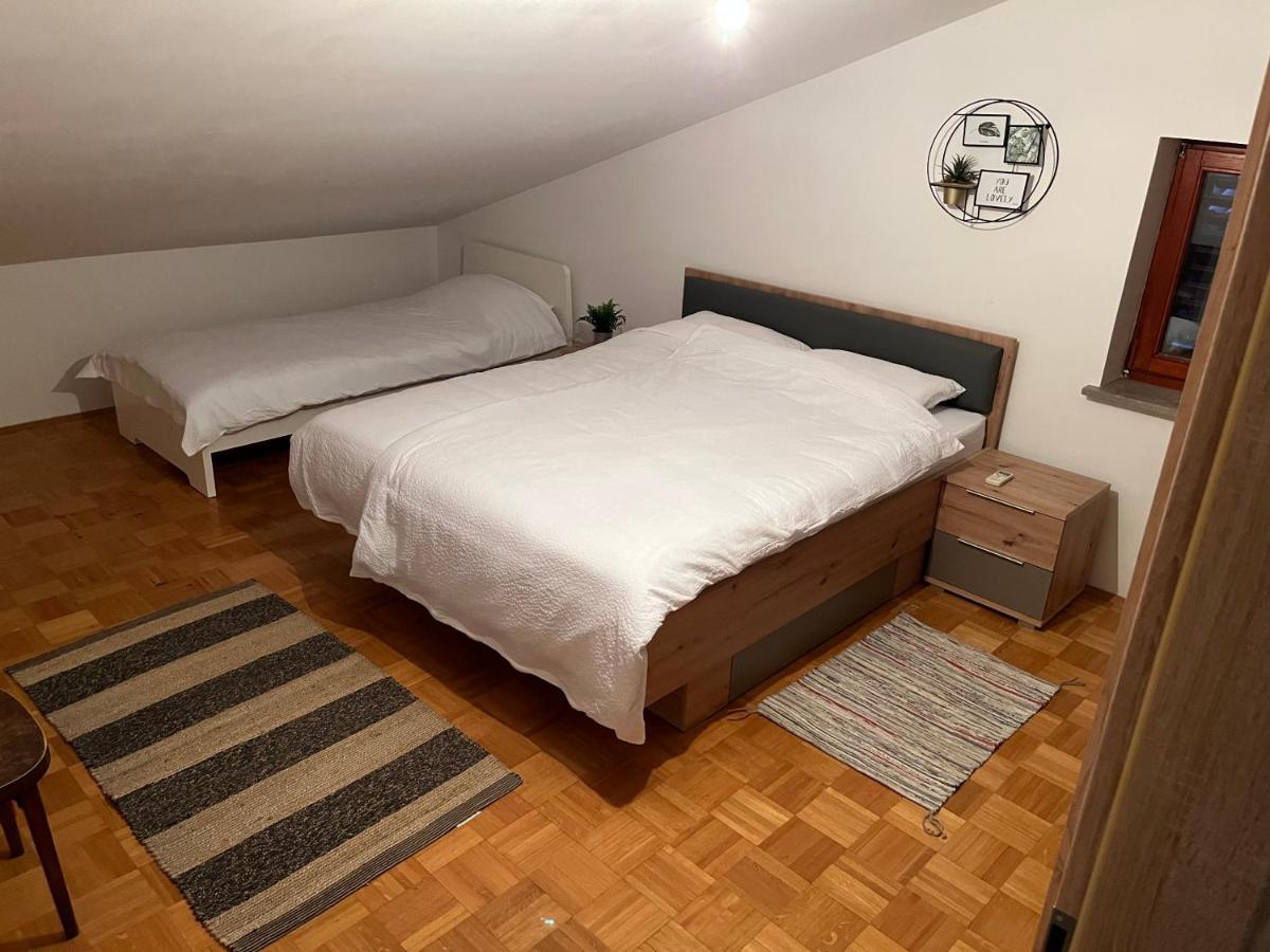 Piko'S Apartments Izola Bagian luar foto